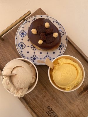 Wow!!!!  at Scoop 'n Dough in Lisbon