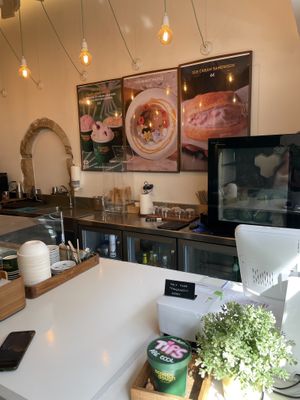 Barra  at Scoop 'n Dough in Lisbon