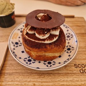tiramisu donut at Scoop 'n Dough in Lisbon