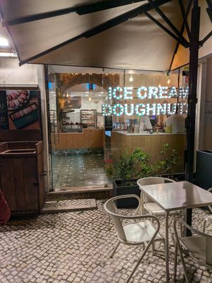  at Scoop 'n Dough in Lisbon