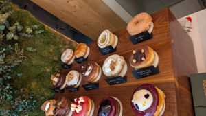  at Scoop 'n Dough in Lisbon