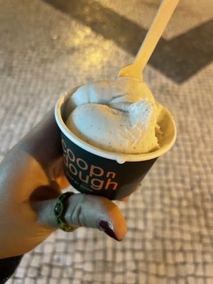 Vanilla  at Scoop 'n Dough in Lisbon