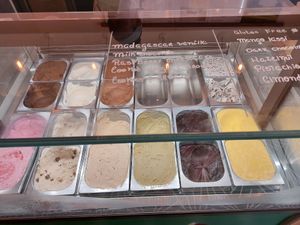  at Scoop 'n Dough in Lisbon