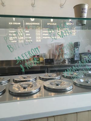 Inside / menu  at Scoop 'n Dough in Lisbon