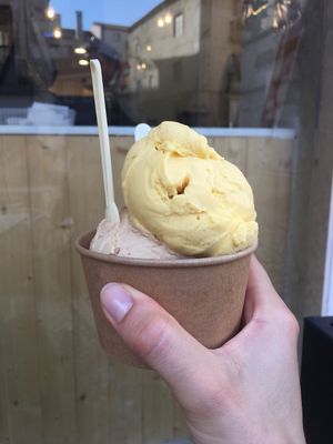 peanut butter and mango ice cream at Scoop 'n Dough in Lisbon
