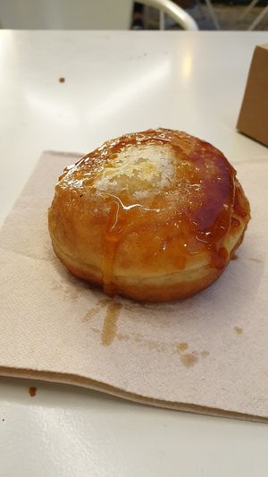Crème brûlée at Scoop 'n Dough in Lisbon