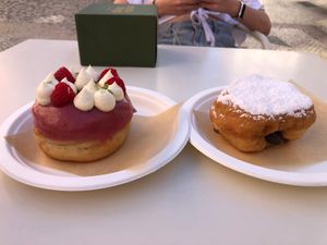 raspberry and hazelnut cream at Scoop 'n Dough in Lisbon