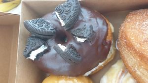 Oreo donut at Scoop 'n Dough in Lisbon