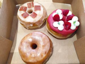 Maple bacon, raspberry, vanilla glaze at Scoop 'n Dough in Lisbon