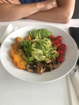 Vegan Bowl at Healthylicious in Mykonos