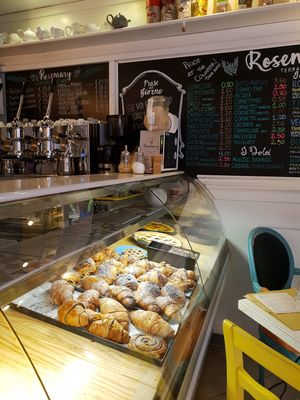 1 croissant war vegan und toll at Rosemary in Rome
