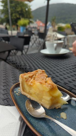  at Lovetann Kaffebar in Bergen