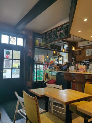 Inside at Lovetann Kaffebar in Bergen