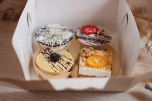 Набор пирожжен "Ассорти" | RAW at Yellow SLON in Minsk