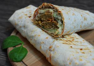 Ролл с фалафелем at Yellow SLON in Minsk