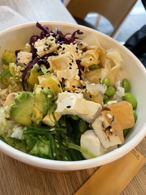 Poke bowl with tofu and soy sauce.   at Poketea in Paris