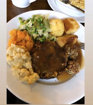 Sunday Roast at New Bowling Green in Warwick