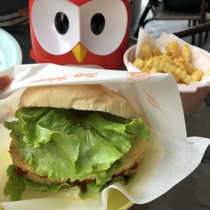 Hash-browns with tomato sauce burger and fries  at G. Burger in Tainan