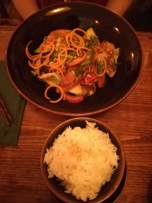 Vegetable pan with veggie-chicken at Bao Bao in Hamburg