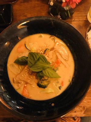 Red curry with veggie chicken at Bao Bao in Hamburg