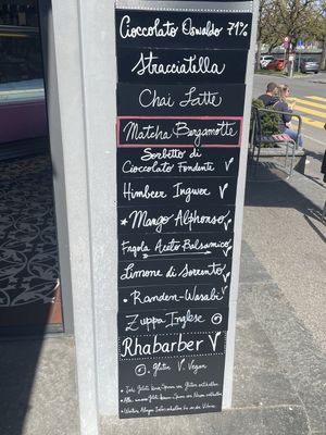 The 7 vegan ice cream flavours  at Gelateria di Berna - Marzili in Bern