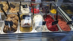Seletion at Gelateria di Berna in Zurich