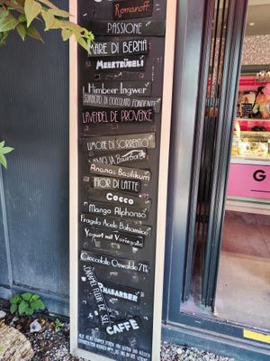 Flavors of the moment, green V for vegan at Gelateria di Berna - Frau Gerolds Garten in Zurich