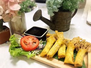 เห็ดเข็มทองห่มสไบ at Vegan Garden in Pathum Thani