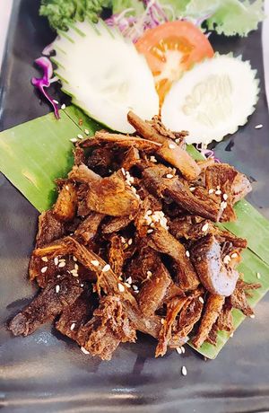 ขาเห็ดปรุงรสทอด at Vegan Garden in Pathum Thani