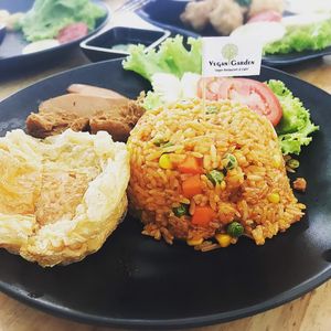 ข้าวผัดอเมริกัน ไข่ดาว at Vegan Garden in Pathum Thani