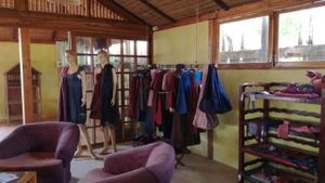 weaving products shop at Baan Unrak in Sangkhlaburi