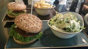 Naturbursche burger at Hans im Glück - Leopoldstr in Munich