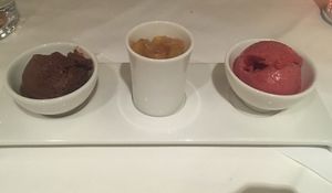 Schokoladensorbet mit Calvadosäpfeln -vegan at Alpenblick in Hoechenschwand