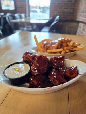 BBQ Wings at 10th Street Diner in Indianapolis