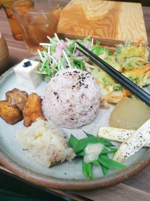 Delicious vegan plate at Farmer's Cafe Project in Tokyo