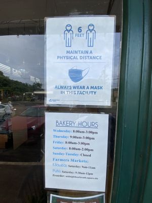 Hours & signage  at Midnight Bear Breads in Hanapepe