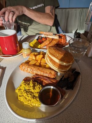 Vegan brunch dishes at The Breakfast Club in Oxford