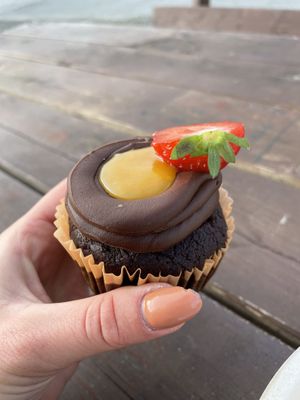 I get vegan wrap and cupcake and that was reeeeally delicious 😍 not so easy to find vegans options in Norway!   at Bønnespiren in Stavanger