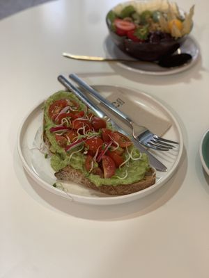 Avocado and cherry toast at Urbano Specialty Coffee in Madrid