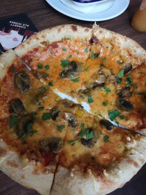 Mushroom pizza at The Carriage in Newcastle Upon Tyne