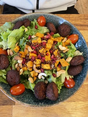 Falafel salat  at Sudur in Vik