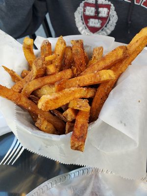 Fresh cut fries with flake salt at Blacksmith in Berlin