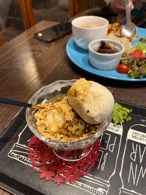   at Neu Cat Cafe in Osaka