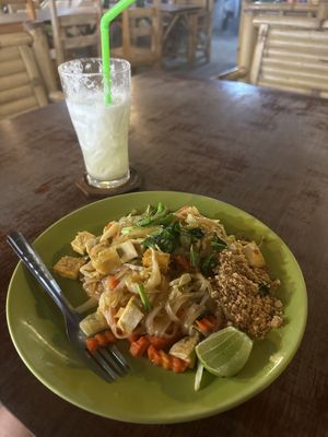 Pad Thai with tofu and pineapple juice   at Nok's Kitchen in Koh Phangan