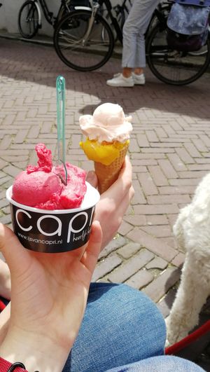 In the cup: raspberry and lemon, cone not vegan at IJssalon Capri in Zierikzee