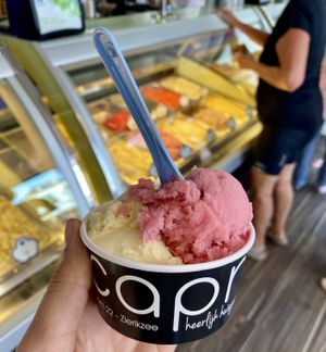 Groene appel en zure matten ijs😍  at IJssalon Capri in Zierikzee