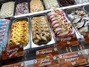 ice cream & vegan at Wonder Waffel in Basel