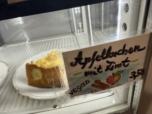 vegan cake #Veganuary at Zeitgeist in Fellbach