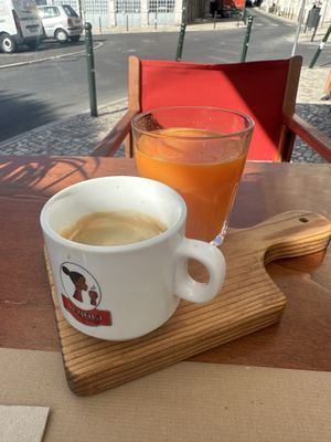 Coffee & Juice  at Tazza in Giro in Lisbon