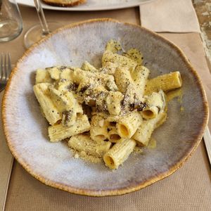 vegan carbonara at Tazza in Giro in Lisbon